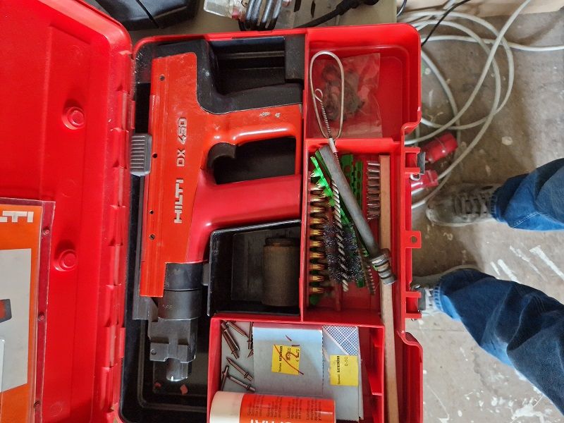Hilti Schussgerät DX450 mit Zubehör